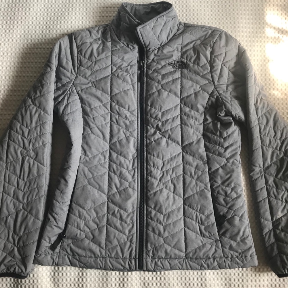 The north face women’s grey Bombay jacket